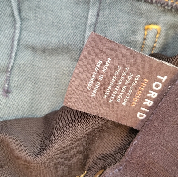 Torrid Bombshell Skinny Jeans in size 20 - EUC - Picture 6 of 11